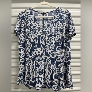 Sami & Jo Blue and White Patterned Women's Top